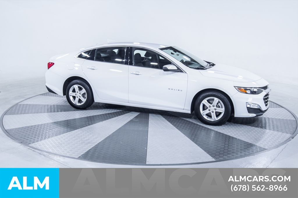 Used 2024 White Chevrolet LT image 13