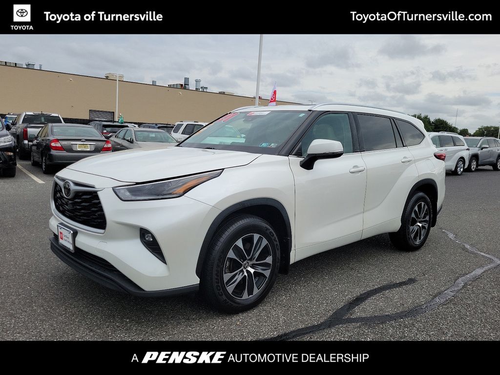 2021 Toyota Highlander XLE -
                Turnersville, NJ