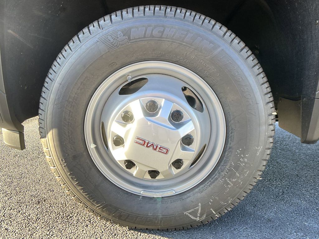 new 2025 GMC Sierra 3500HD car, priced at $55,218