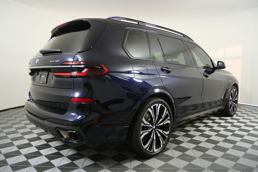 Thumbnail: 2023 BMW X7 - 3