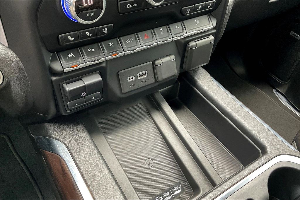 Used 2019 GMC Sierra 1500 SLT 4D Crew Cab