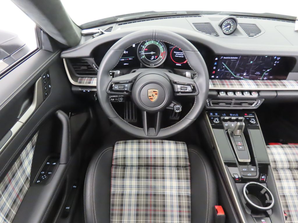 Thumbnail: 2025 Porsche 911 - 17