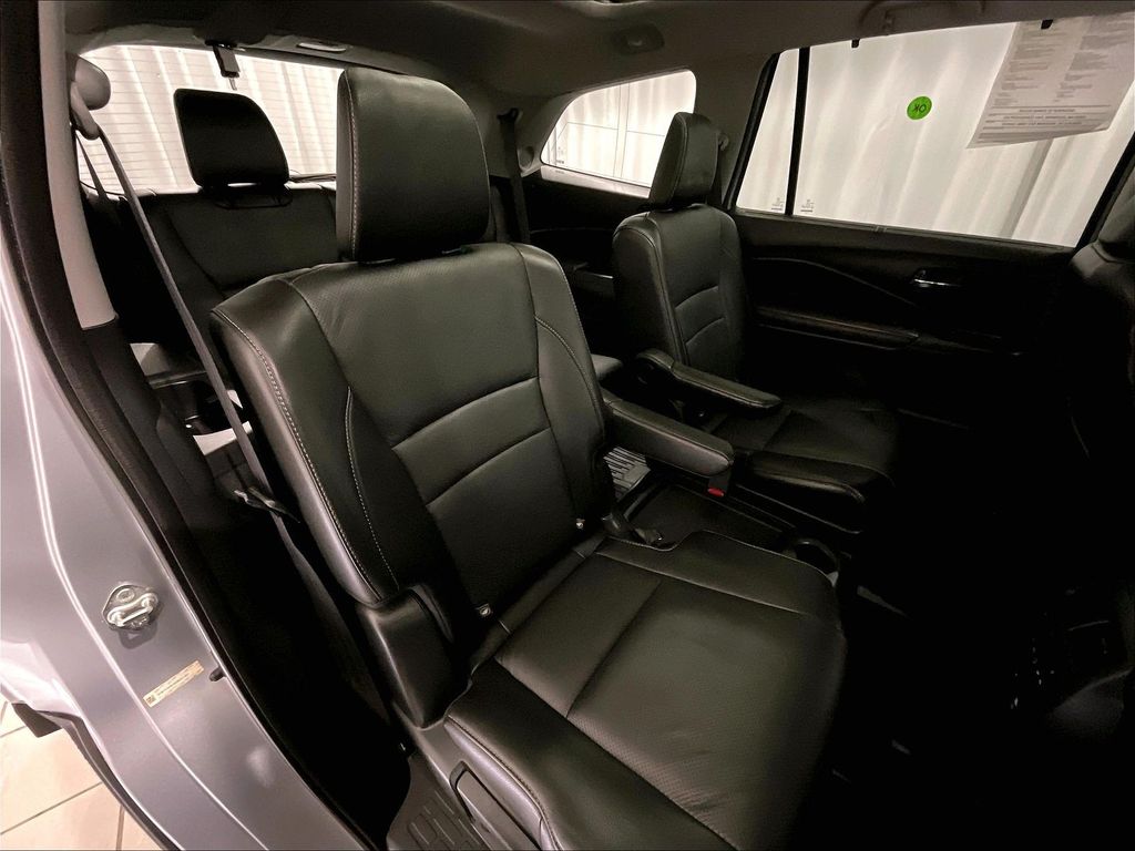 2016 Honda Pilot — photo 16