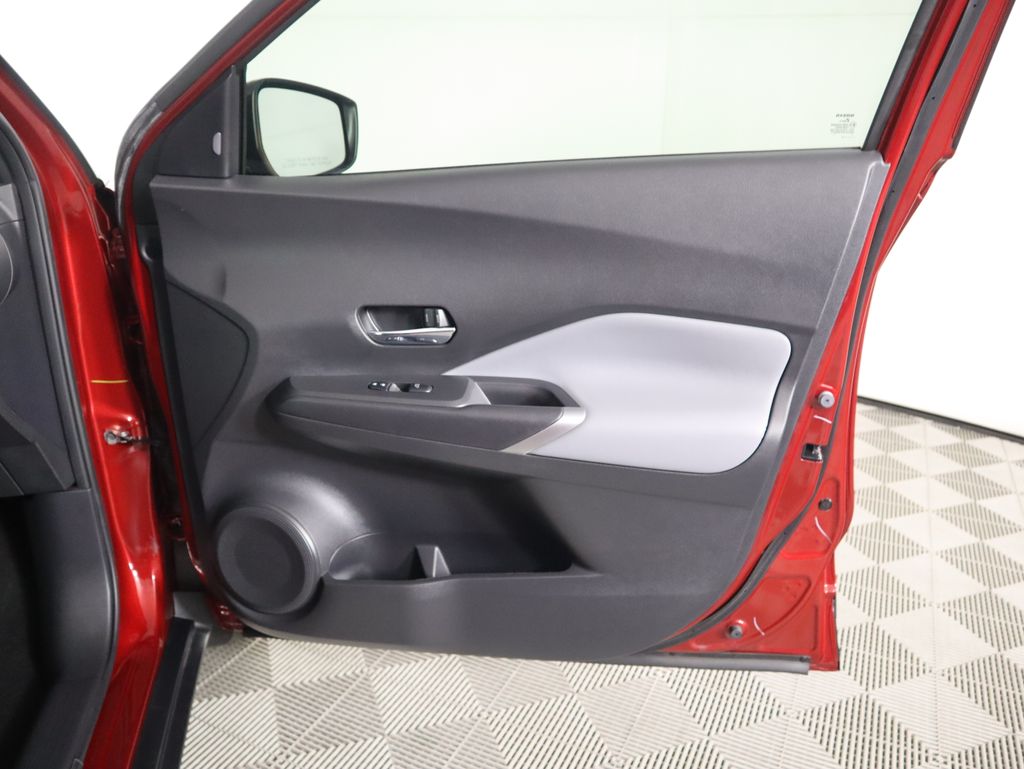 Thumbnail: 2023 Nissan Kicks - 25