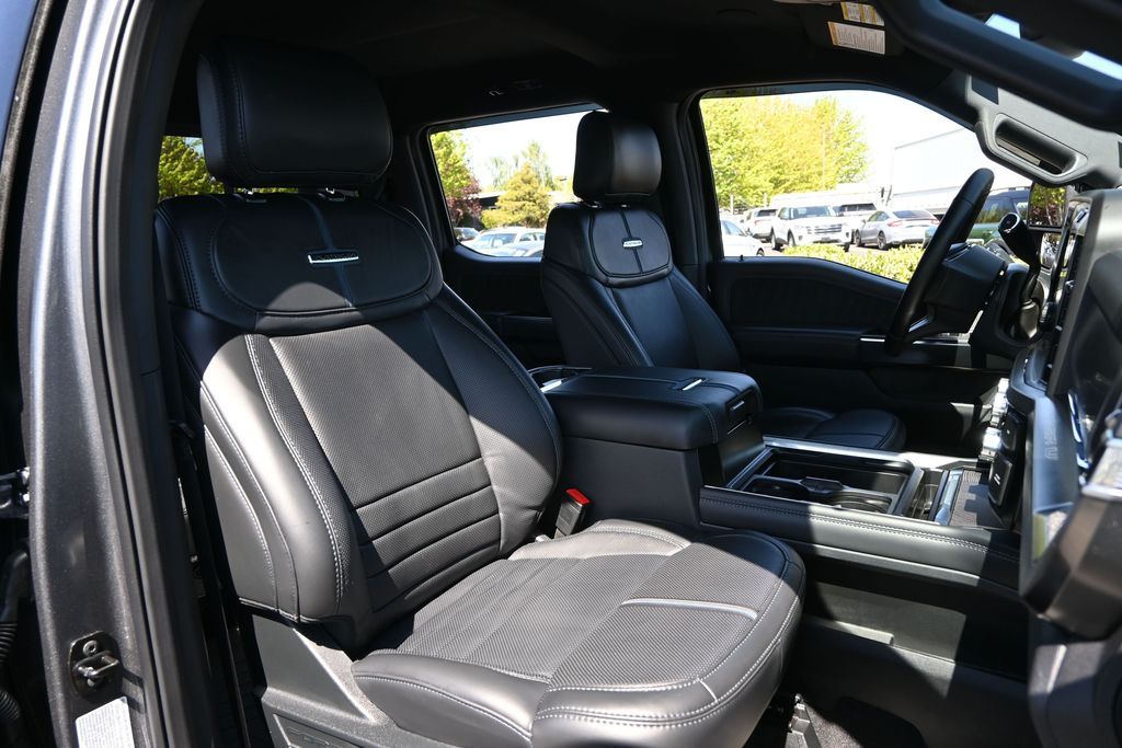 2025 Ford F-450 Super Duty Platinum
