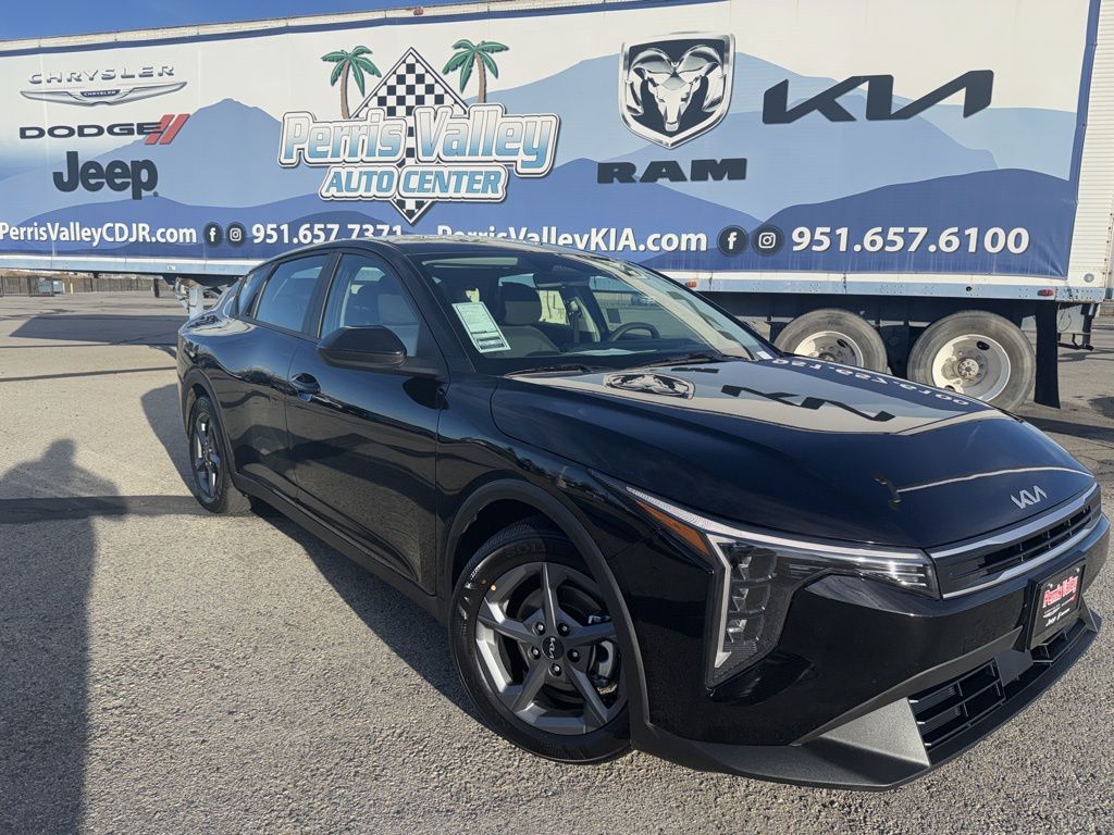 2025 Kia K4 LXS