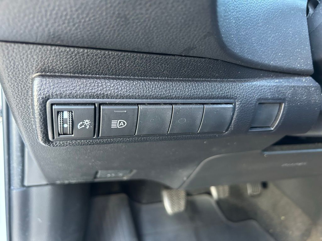 Thumbnail: 2022 Toyota Corolla - 17