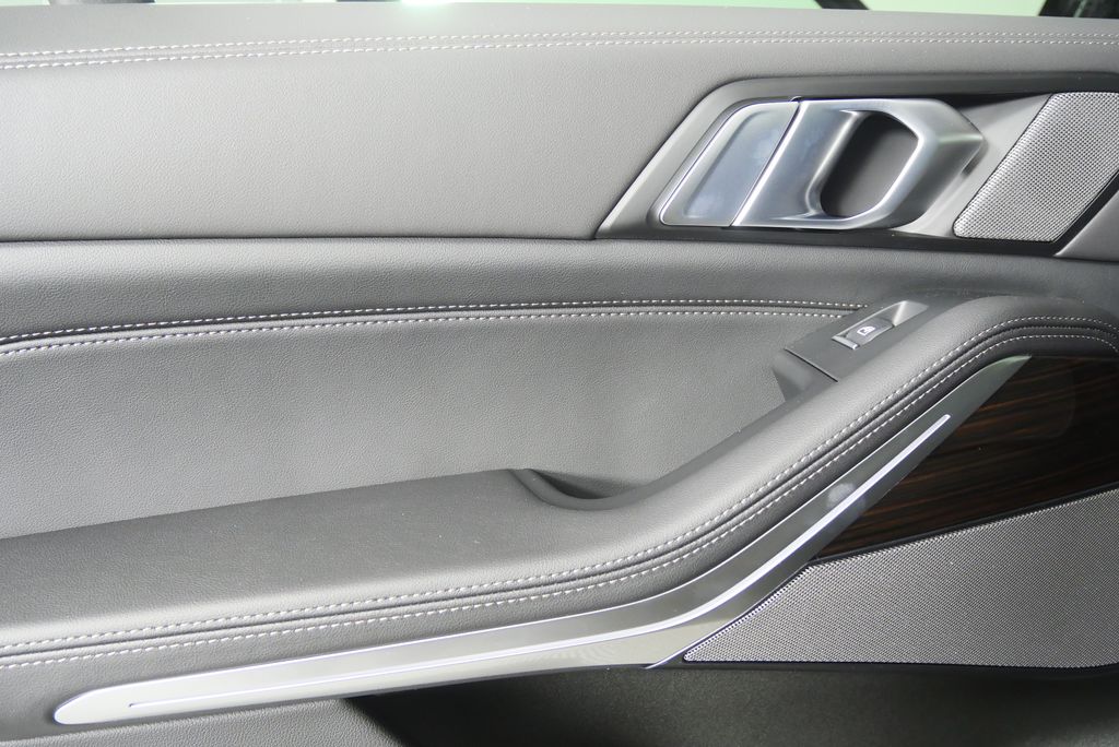 Thumbnail: 2026 BMW X5 - 13