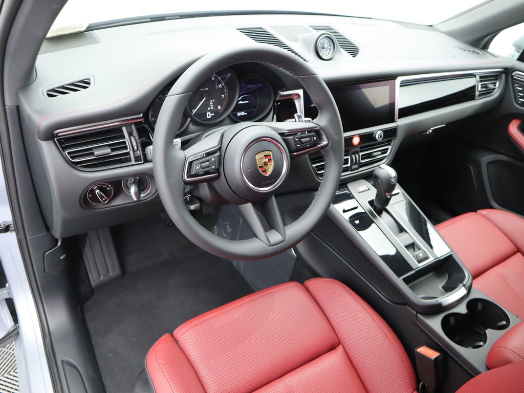 Thumbnail: 2024 Porsche Macan - 4