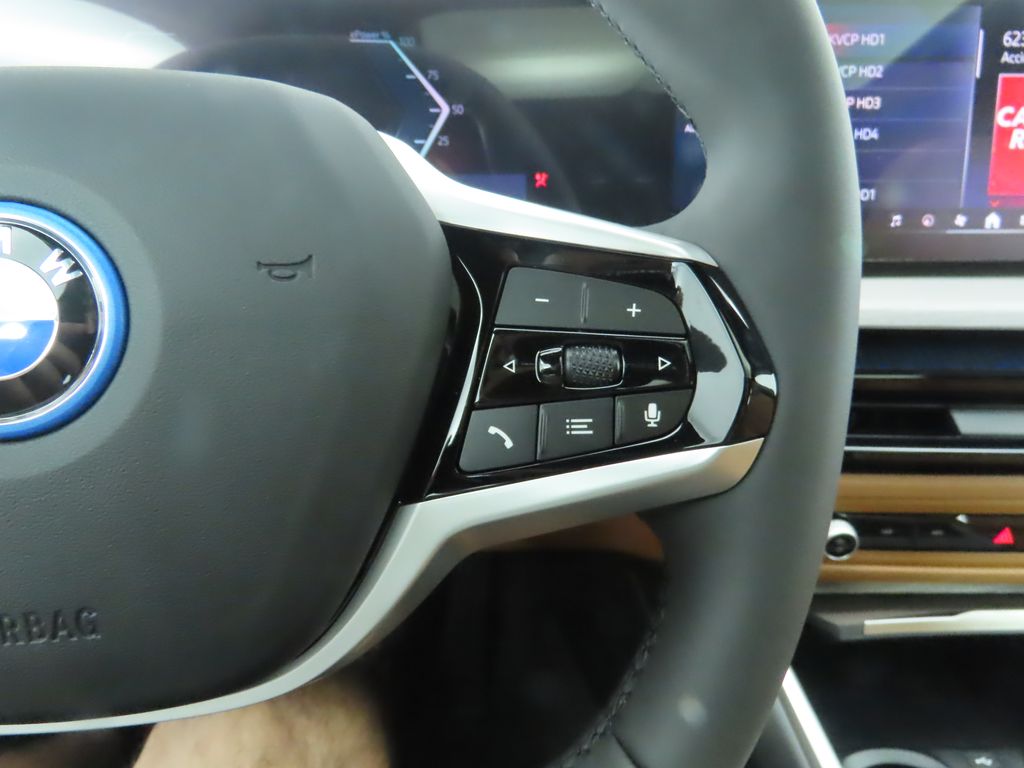 Thumbnail: 2025 BMW i4 - 12