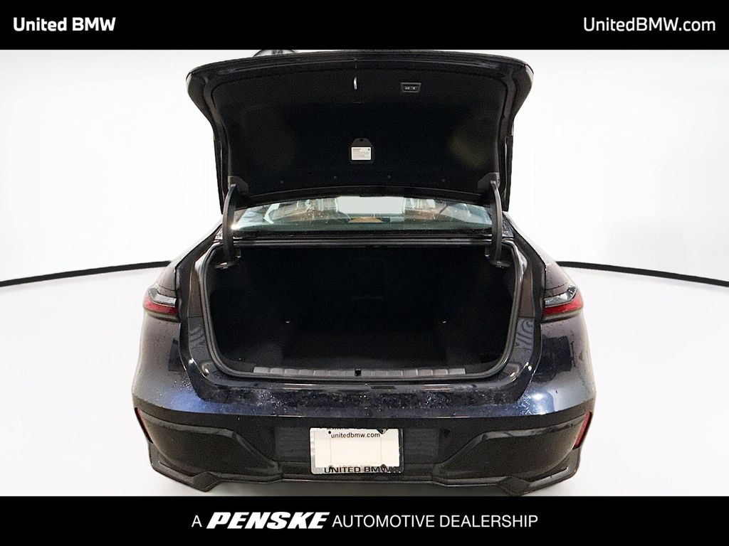 Thumbnail: 2023 BMW 7 Series - 14