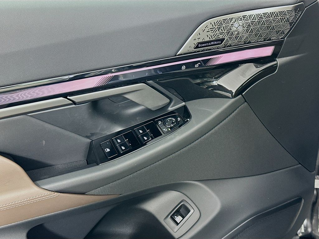 Thumbnail: 2026 BMW 5 Series - 20