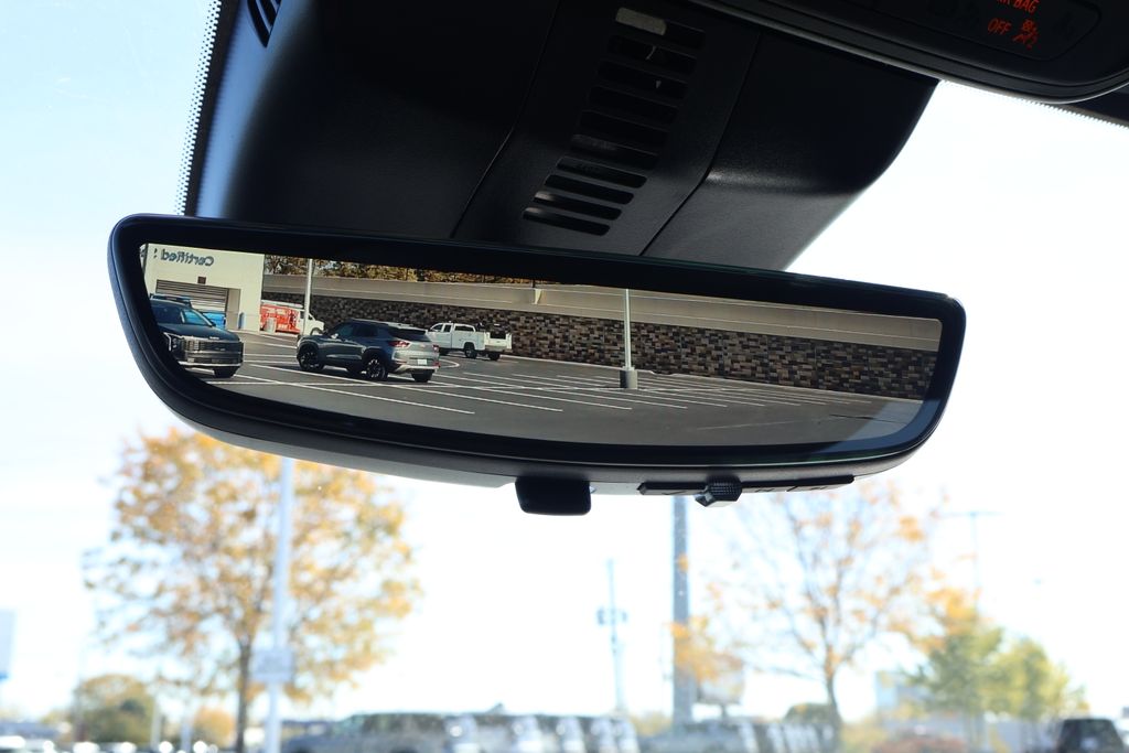 Thumbnail: 2026 Chevrolet Traverse - 28