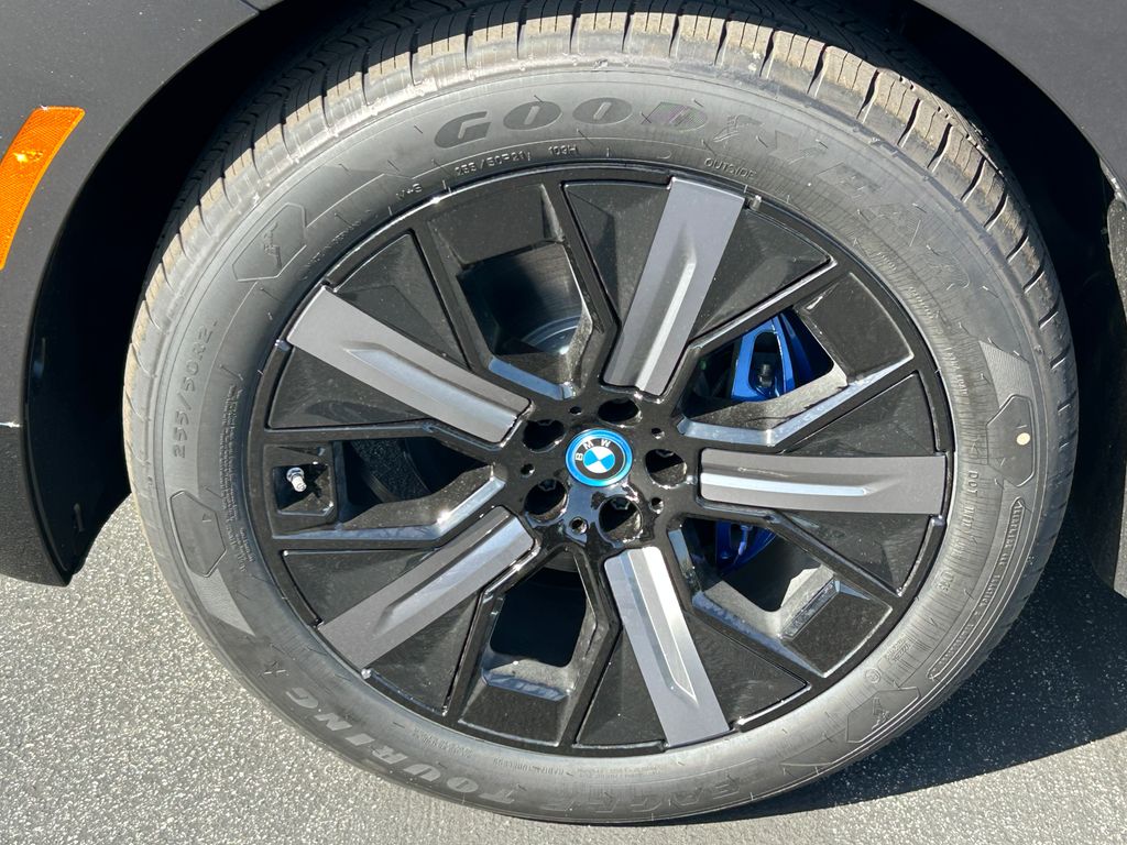 2025 BMW iX xDrive50 9