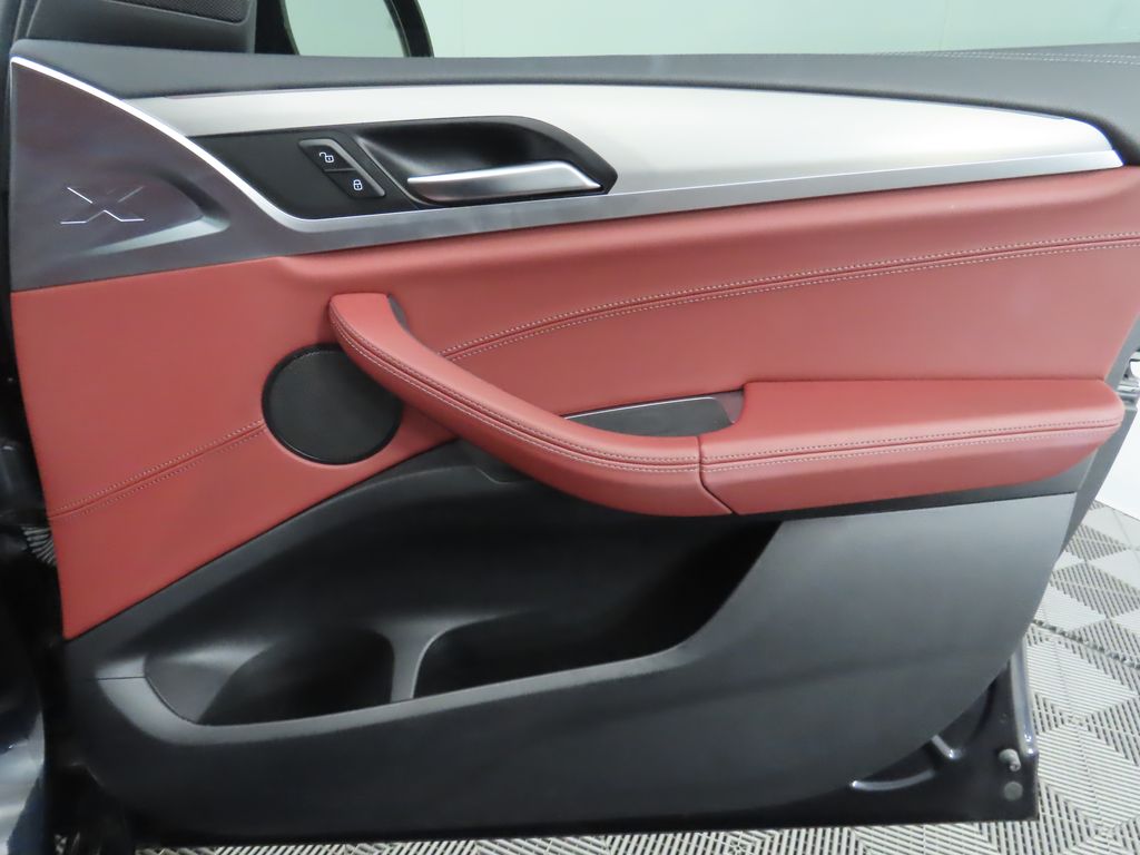 Thumbnail: 2021 BMW X4 - 26