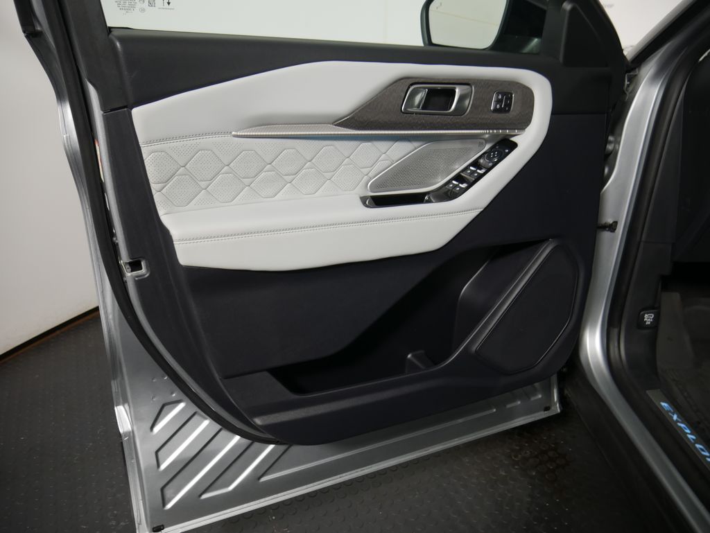 Thumbnail: 2025 Ford Explorer - 14