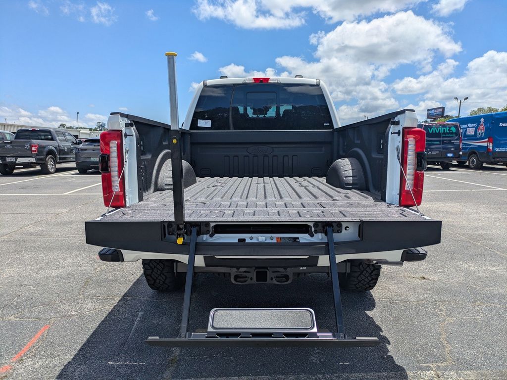 2026 Ford F-350 Super Duty LARIAT