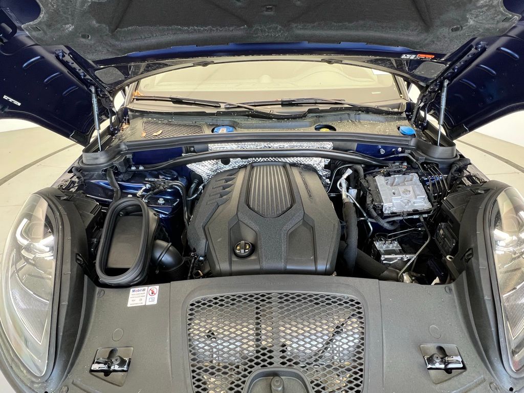 2024 Porsche Macan  26