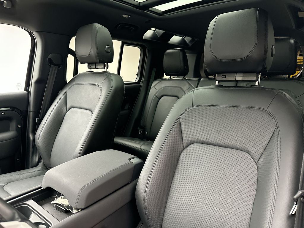 Thumbnail: 2023 Land Rover Defender - 10