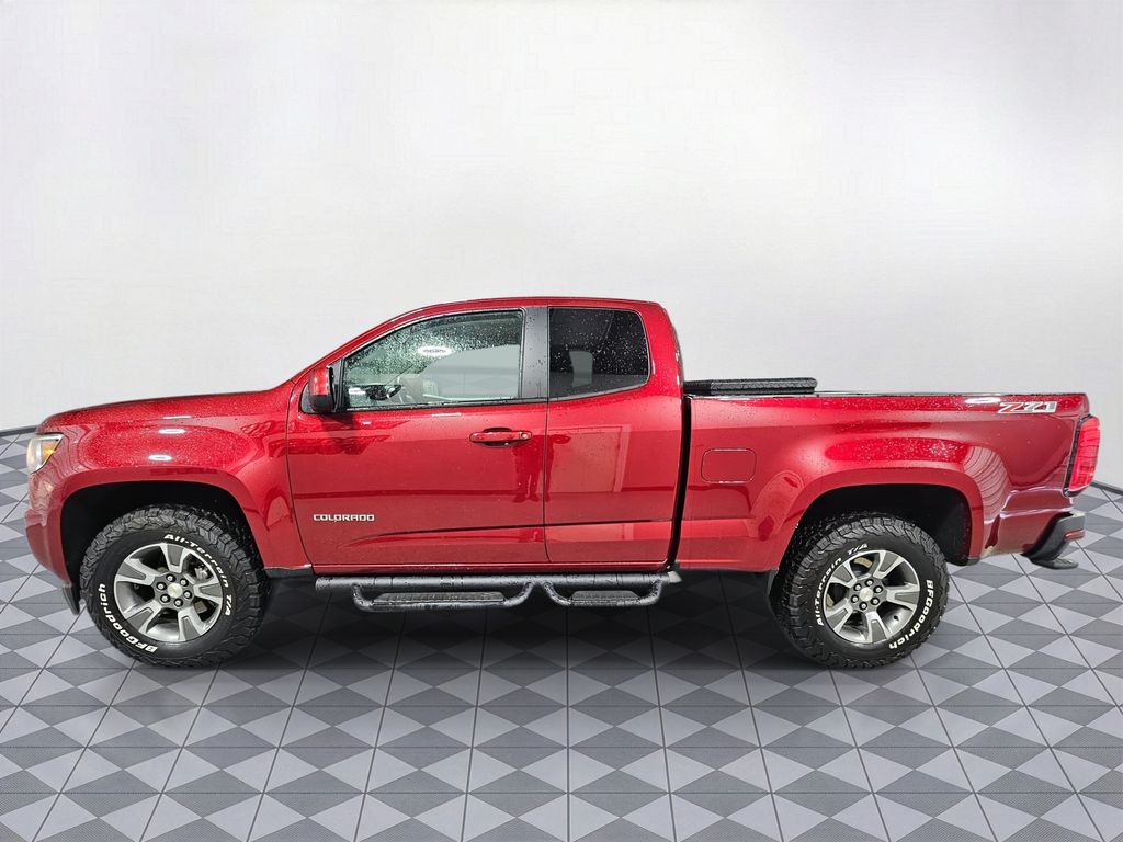 Used 2018 Red Chevrolet Z71 image 7