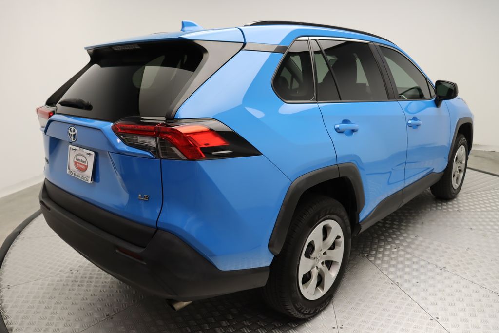 2021 Toyota RAV4 LE 8
