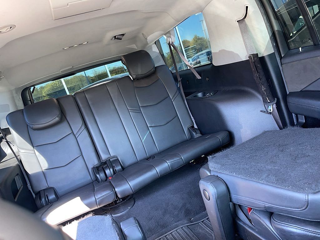 Thumbnail: 2016 Cadillac Escalade - 4