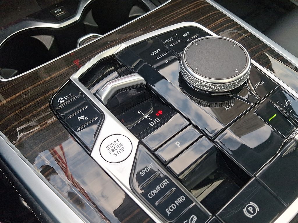 Thumbnail: 2023 BMW X7 - 15
