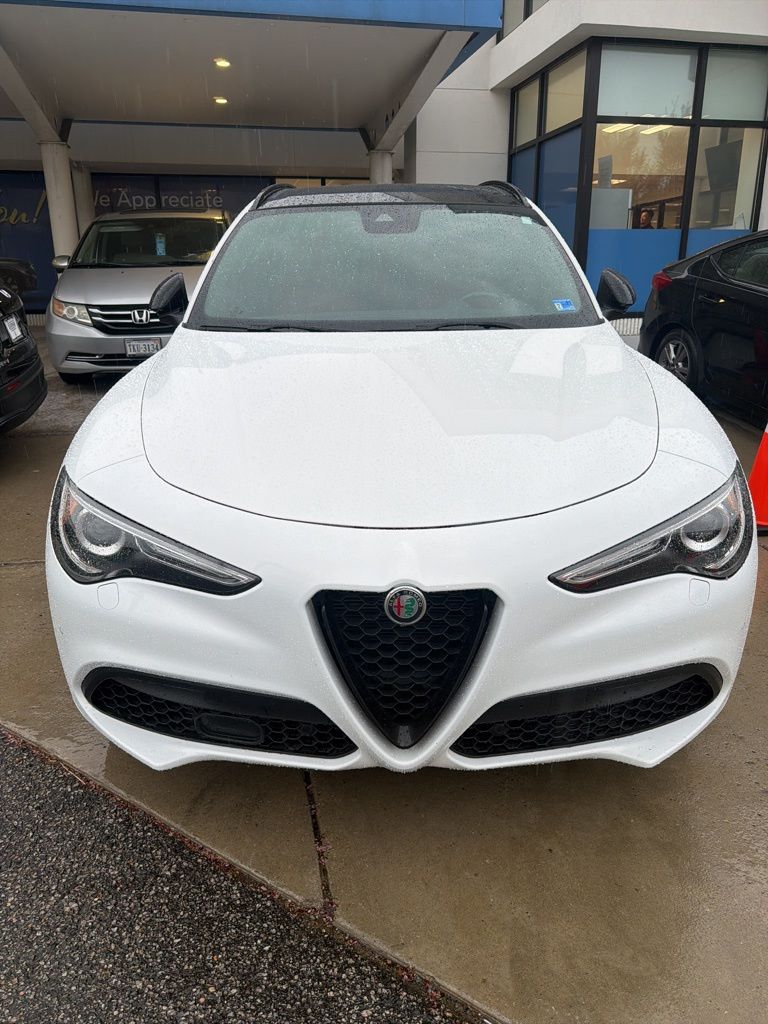 2022 Alfa Romeo Stelvio Veloce AWD