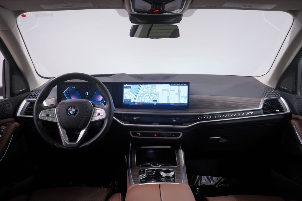 2023 BMW X7 xDrive40i 10