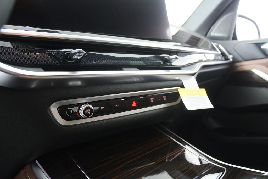 Thumbnail: 2026 BMW X5 - 21