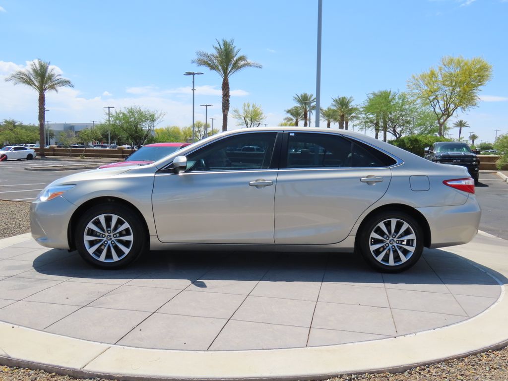 2017 Toyota Camry XLE 8