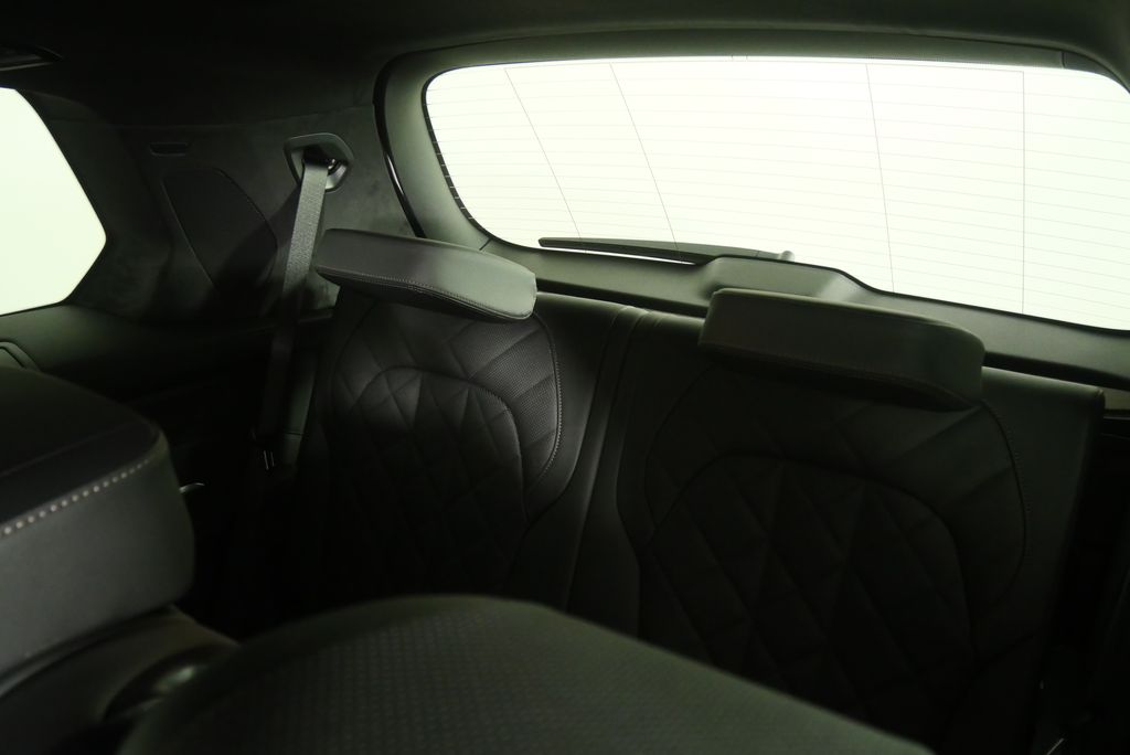 Thumbnail: 2027 BMW X7 - 16