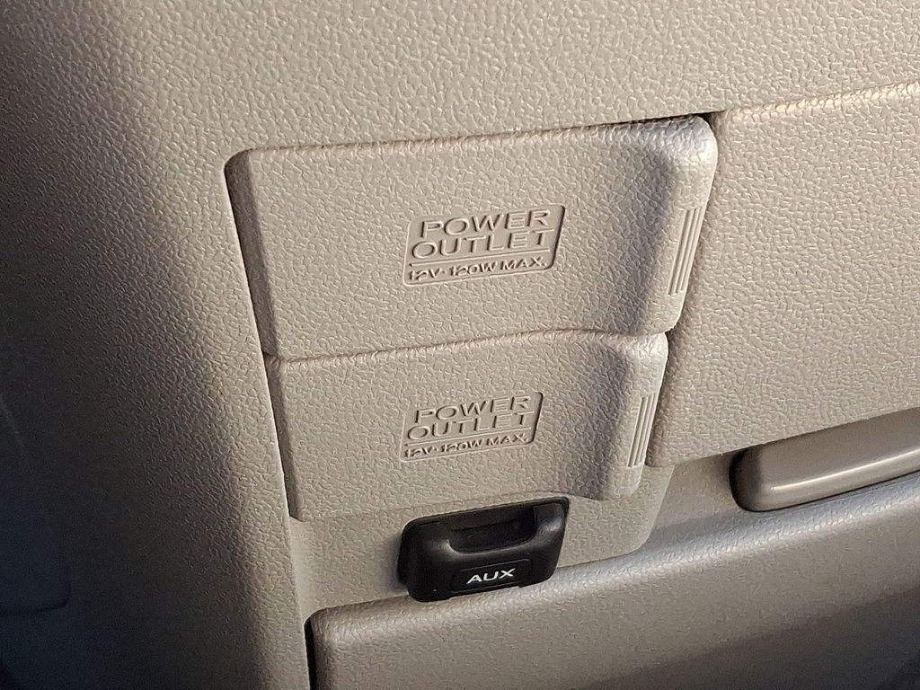 Thumbnail: 2012 Honda Odyssey - 29