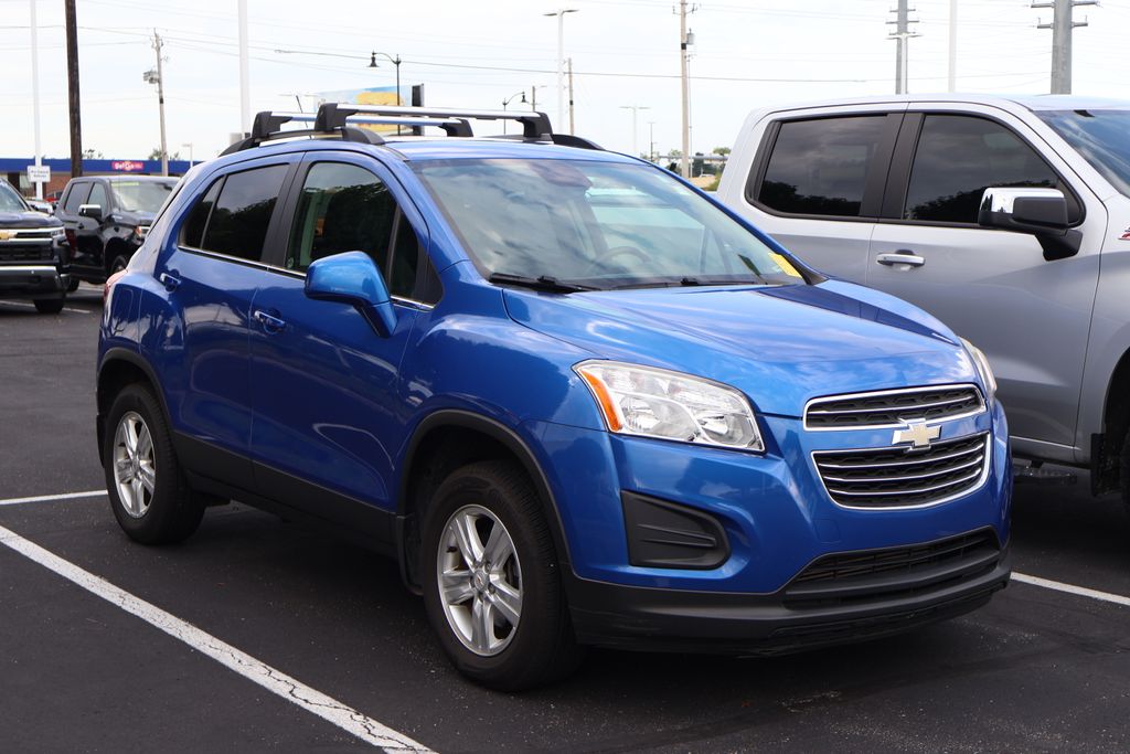Thumbnail: 2015 Chevrolet Trax - 3