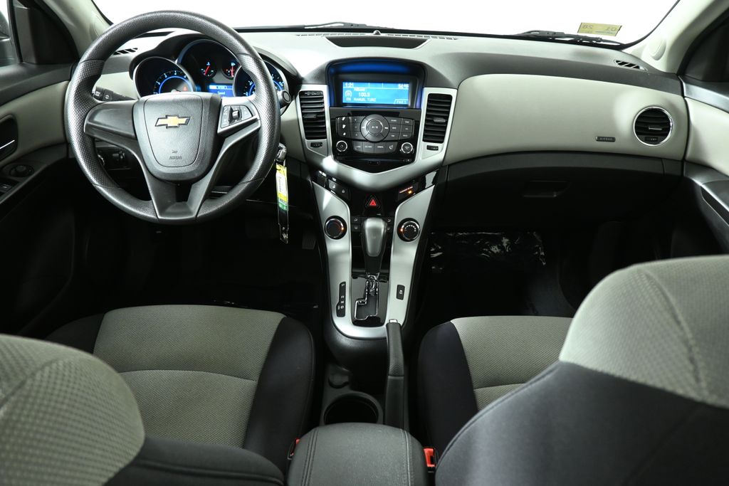 Thumbnail: 2014 Chevrolet Cruze - 4