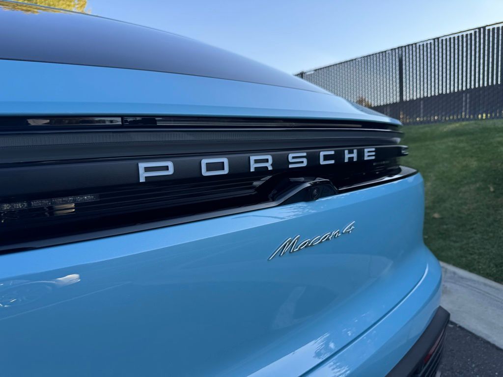 2024 Porsche Macan T 4