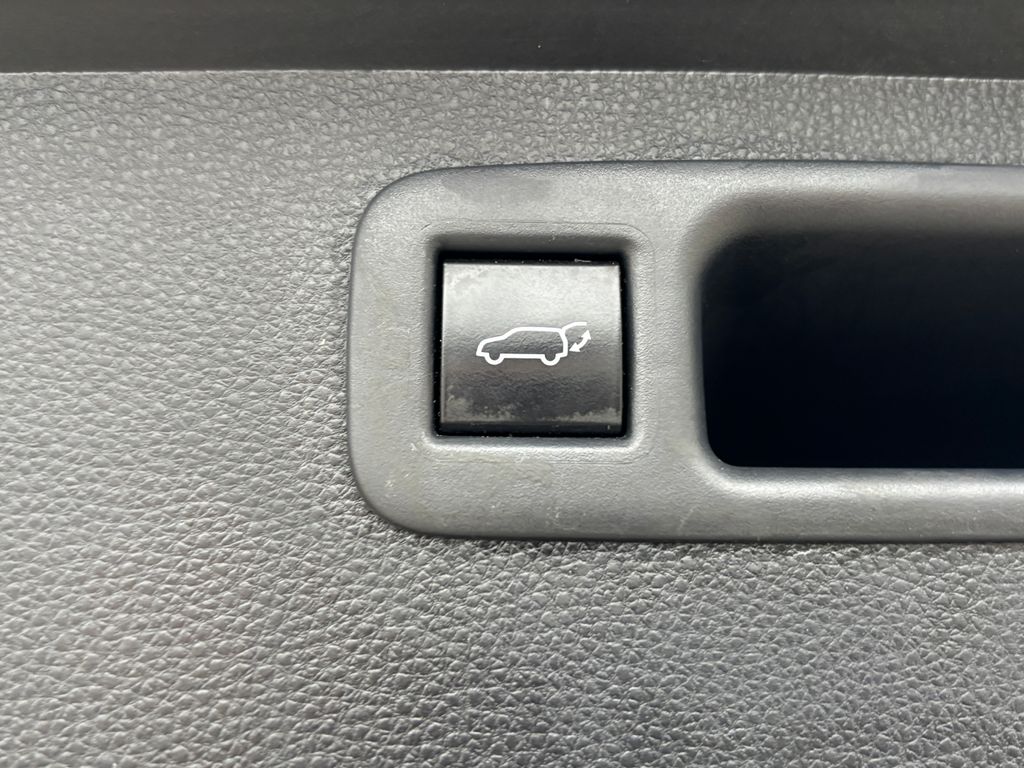 Thumbnail: 2022 Toyota Highlander - 31