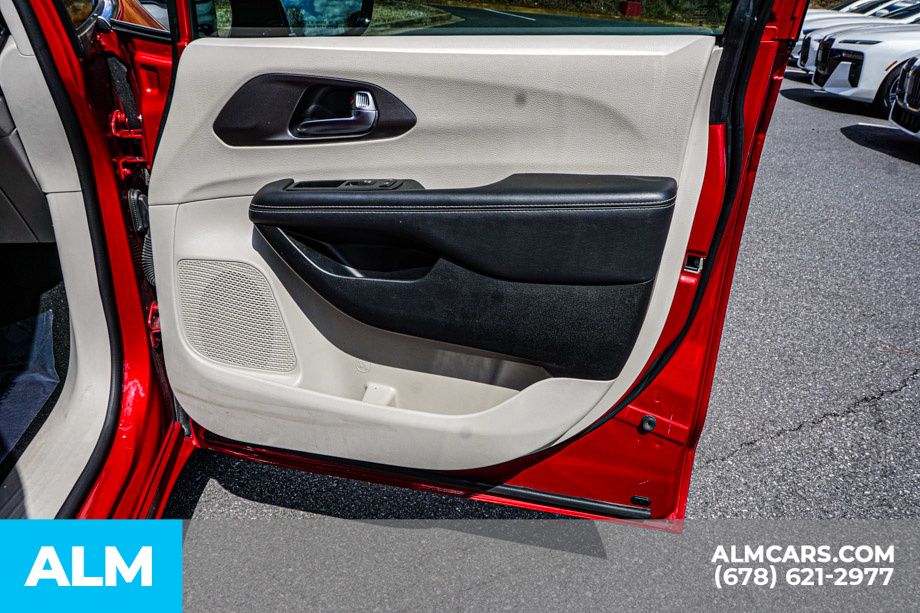 Used 2024 Red Chrysler Touring L image 58