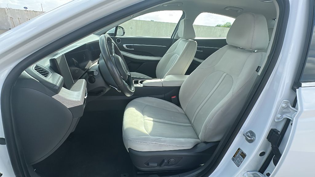 2025 Hyundai Sonata Hybrid SEL - 2
