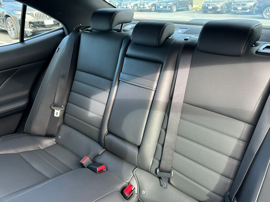 2018 Lexus IS 300 31