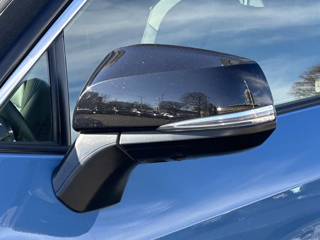 Thumbnail: 2022 Toyota RAV4 - 2