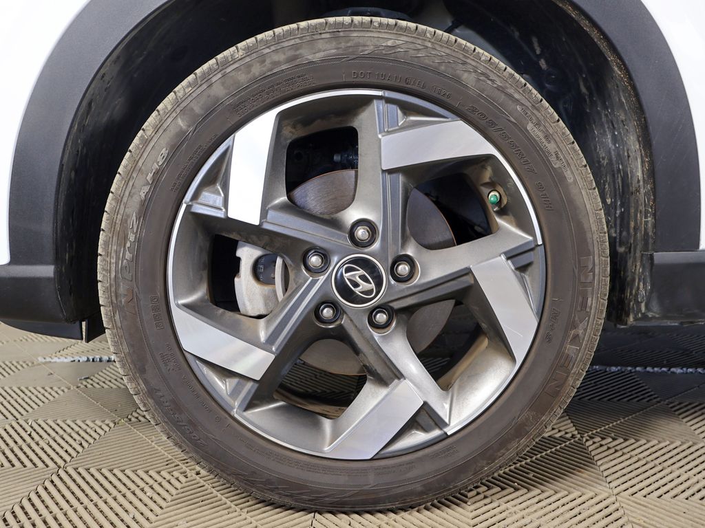 Used 2026 White Hyundai SEL image 18