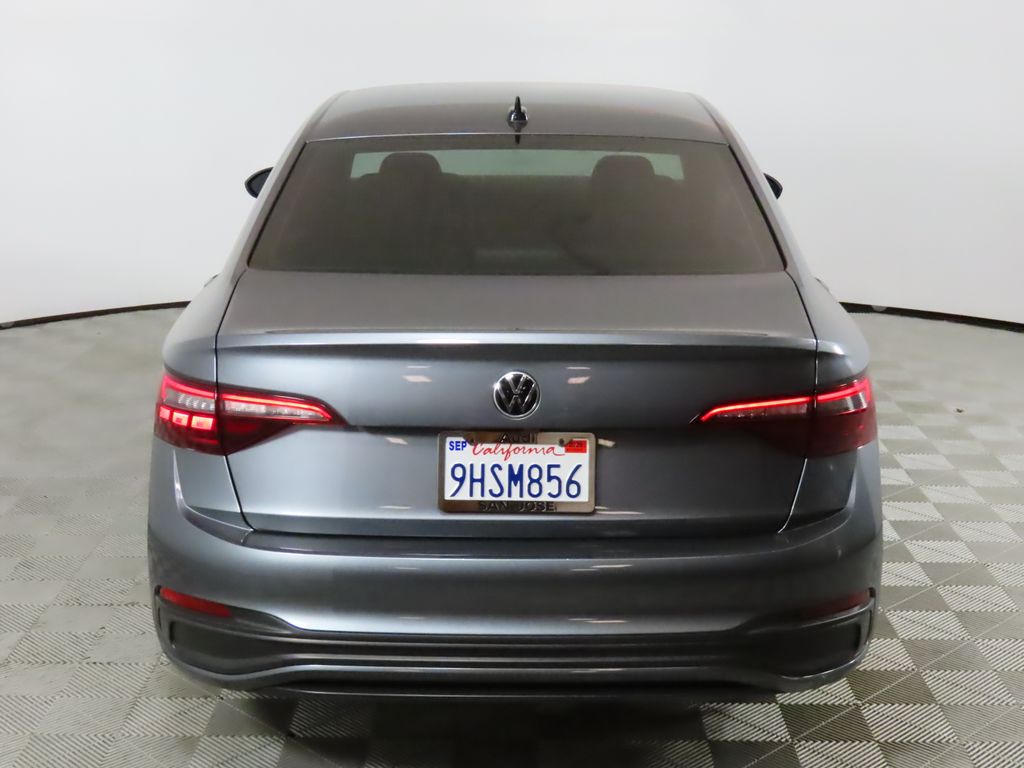 Thumbnail: 2023 Volkswagen Jetta - 4