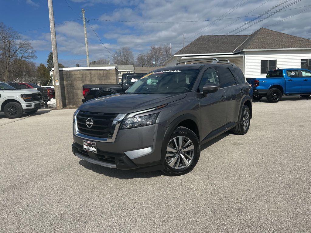Gray (Gun Metallic) 2025 Nissan Pathfinder SL 4WD SUV / Crossover All-Wheel Drive 9-Speed Automatic