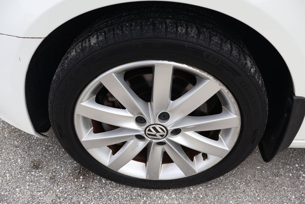 Thumbnail: 2012 Volkswagen Jetta - 4