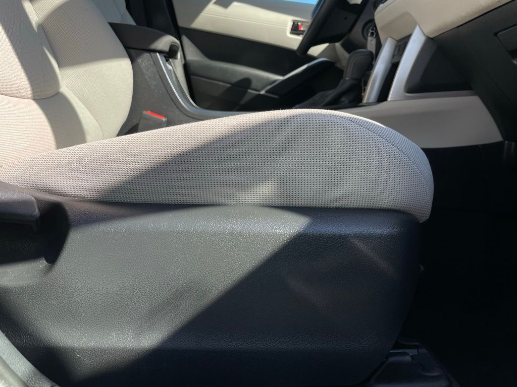 2022 Toyota Corolla Cross L 30