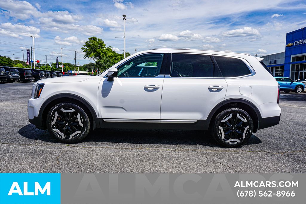 Used 2024 White Kia EX image 8