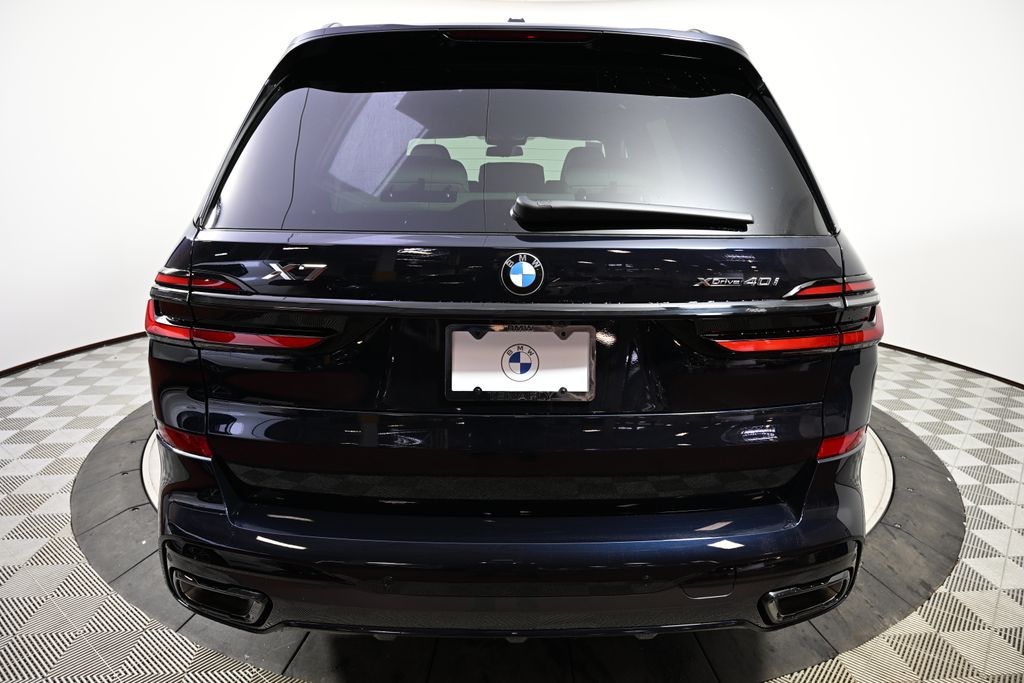 Thumbnail: 2026 BMW X7 - 4