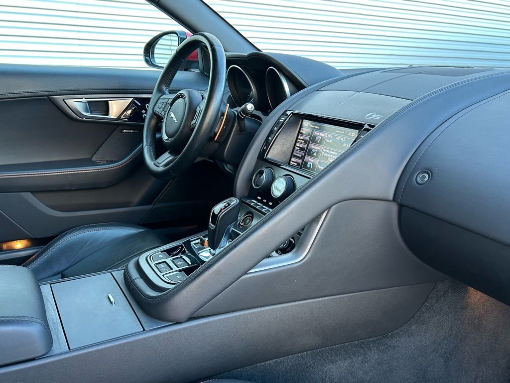 Used 2014  Jaguar S image 56