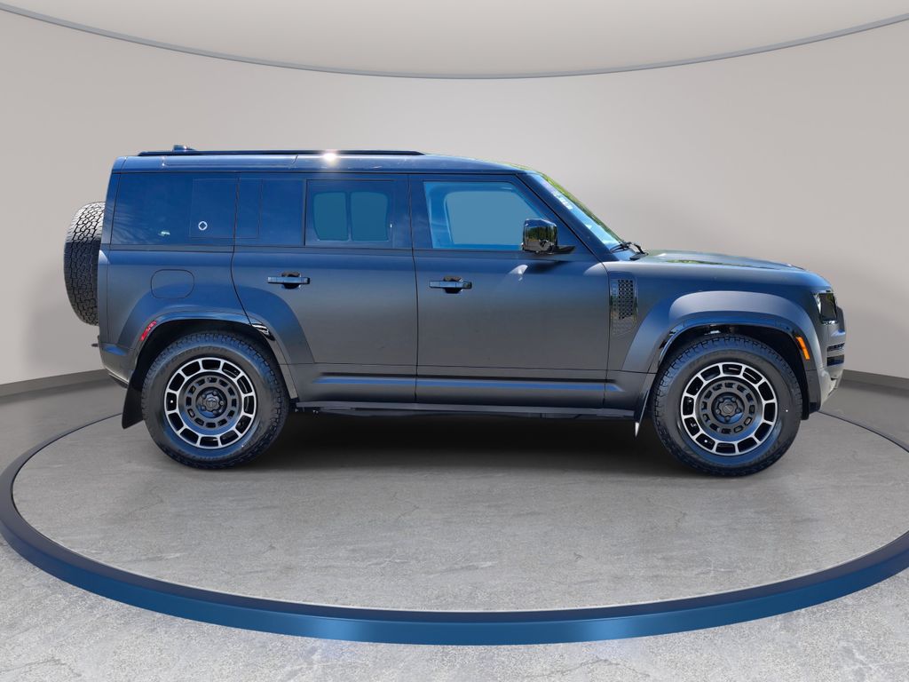New 2026 Black Land Rover OCTA Black image 4